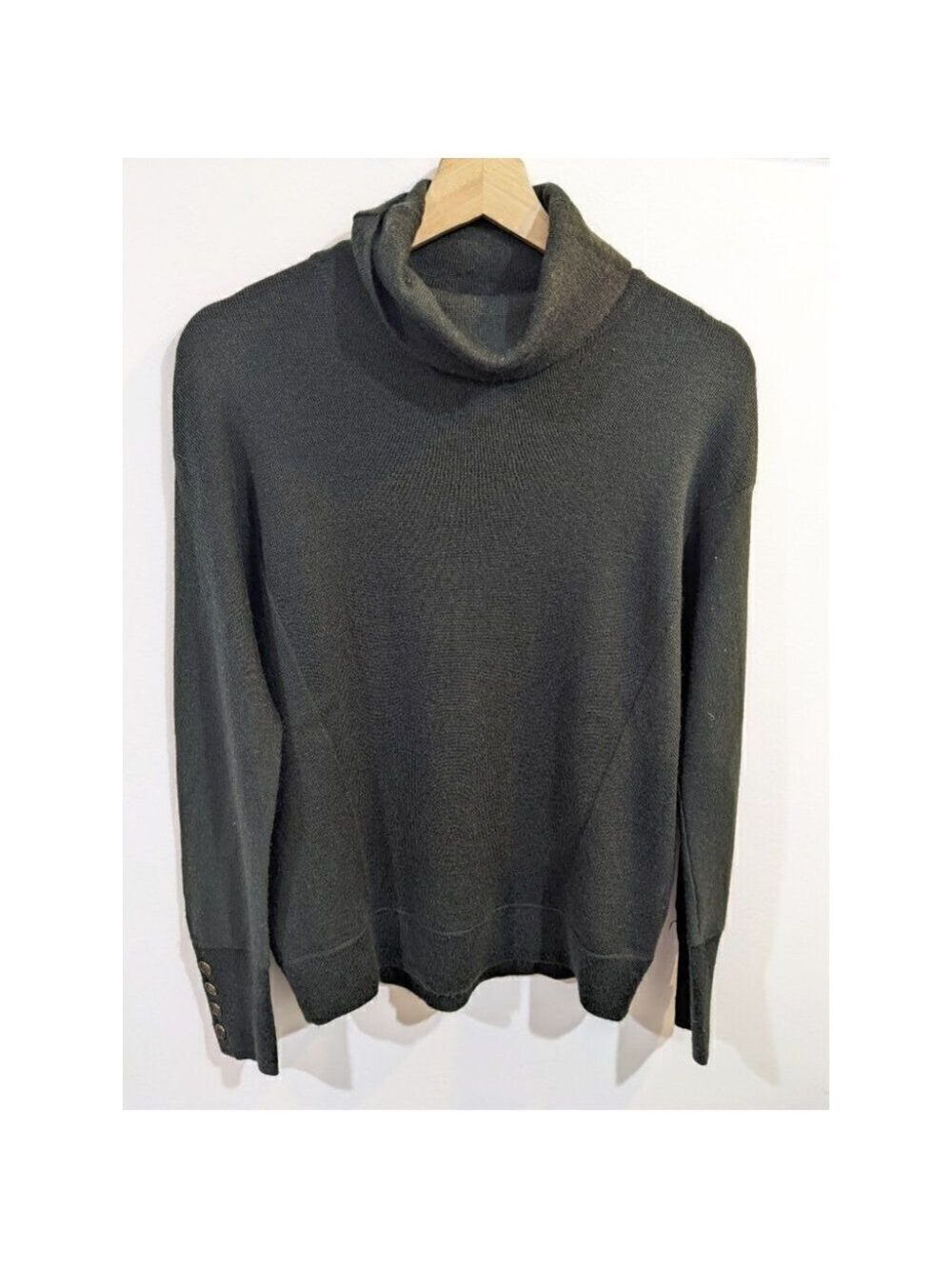 ANTHROPOLOGIE Moth | Wool turtleneck in Holly Green
